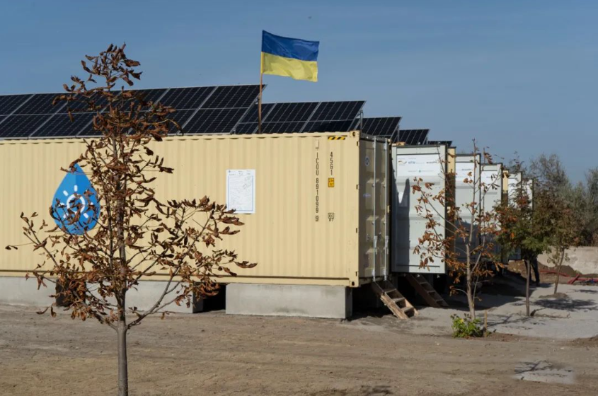 Alemaniako konpainiak energia fotovoltaikoko itsasoko ura desalinizatzeko planta instalatzen du Ukrainan